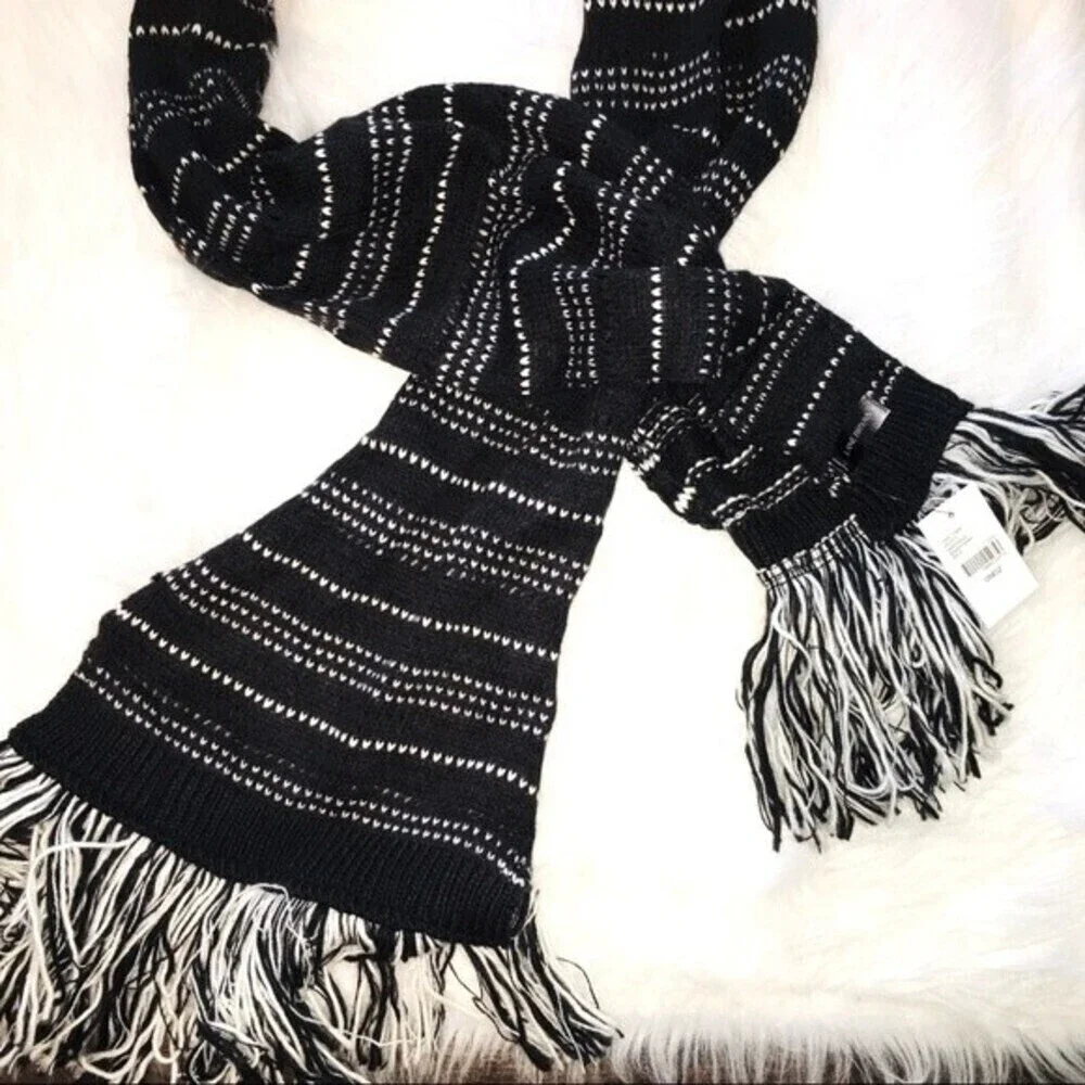 Lane Bryant NWT large Fall/winter tassel scarf